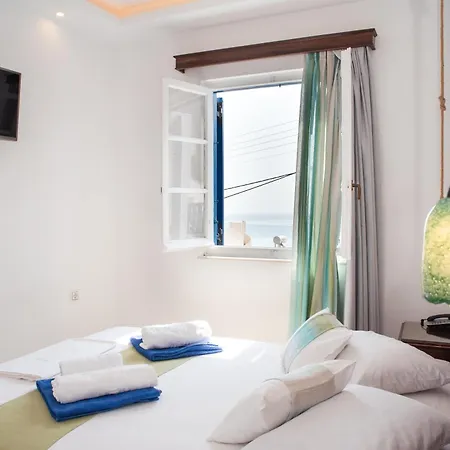 Adonis Naxos