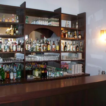 阿多尼斯酒店
