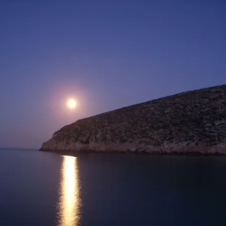Adonis Naxos Hotel