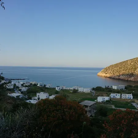 Adonis Naxos 2*