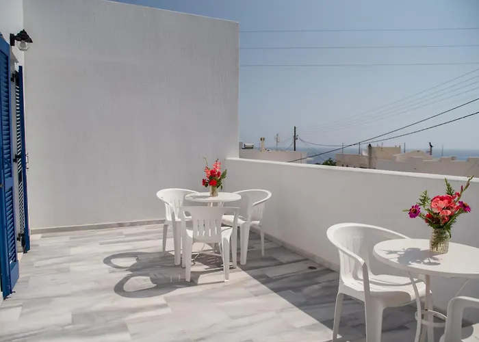 Adonis Naxos מלון 2*