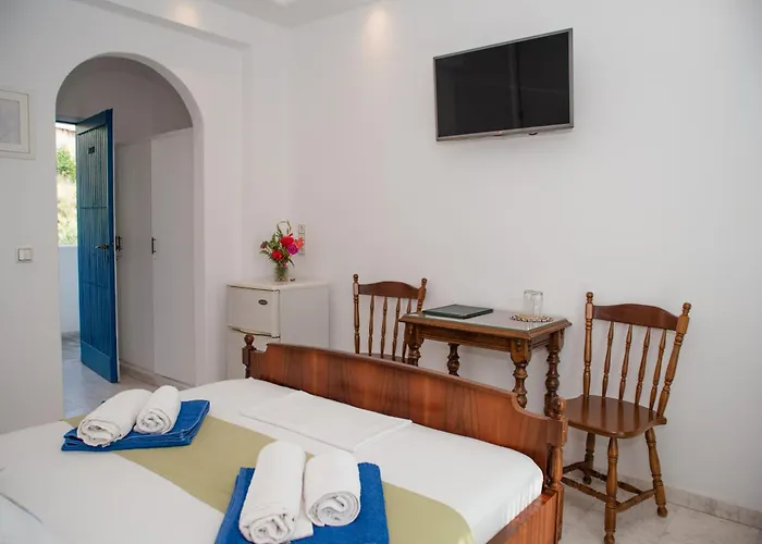 מלון Adonis Naxos אפולון