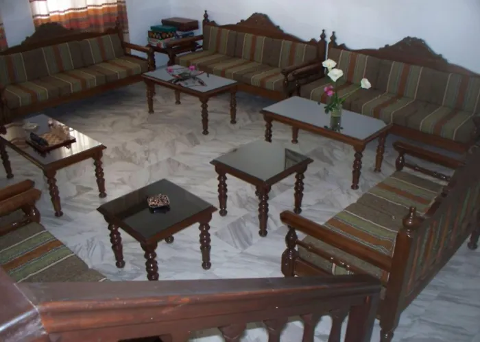 מלון Adonis Naxos 2*