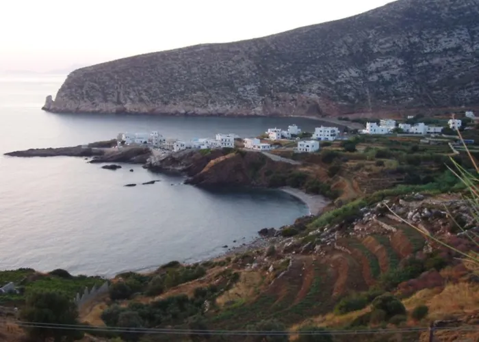 מלון Adonis Naxos 2*