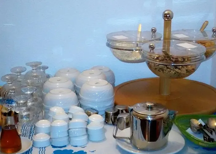 Adonis Naxos מלון